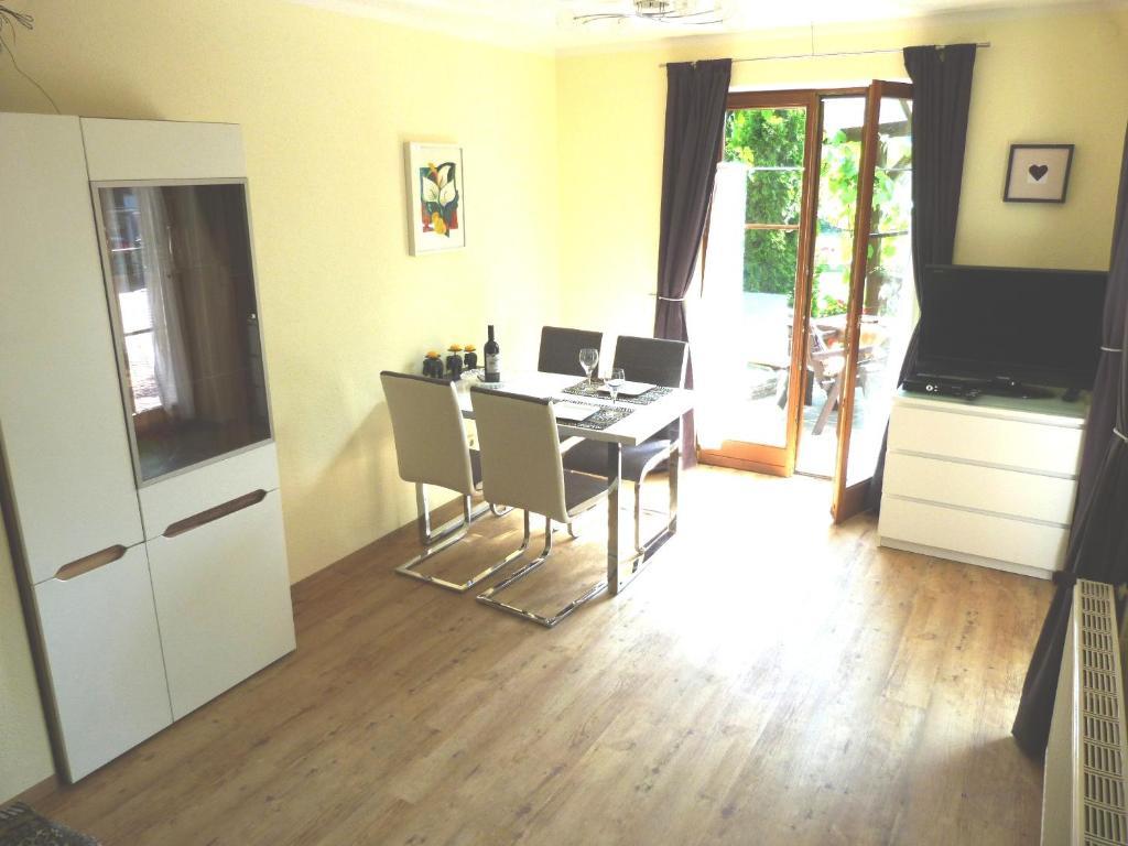 Ferienhaus Bluemel Inkl. Freier Strandbadeintritt Velden am Wörthersee Rum bild